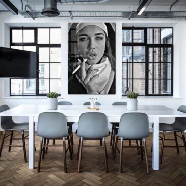 Unieke foto art van sexy rokende non