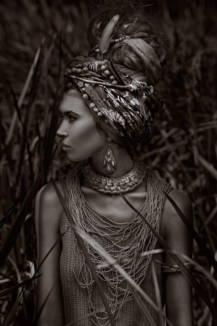 Black and white wall art woman