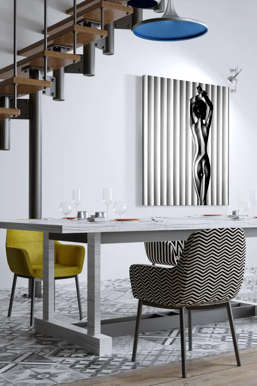 Elegante pintura desnuda en blanco y negro