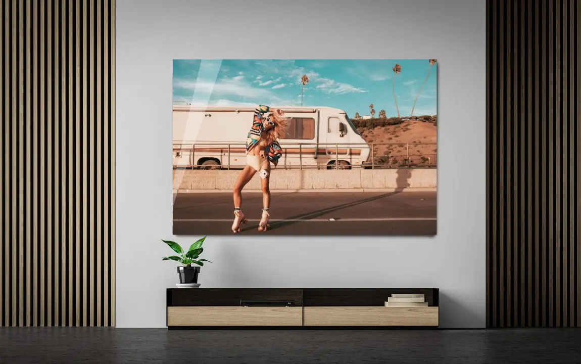 Artistic wall decoration of Hippy Vrouw