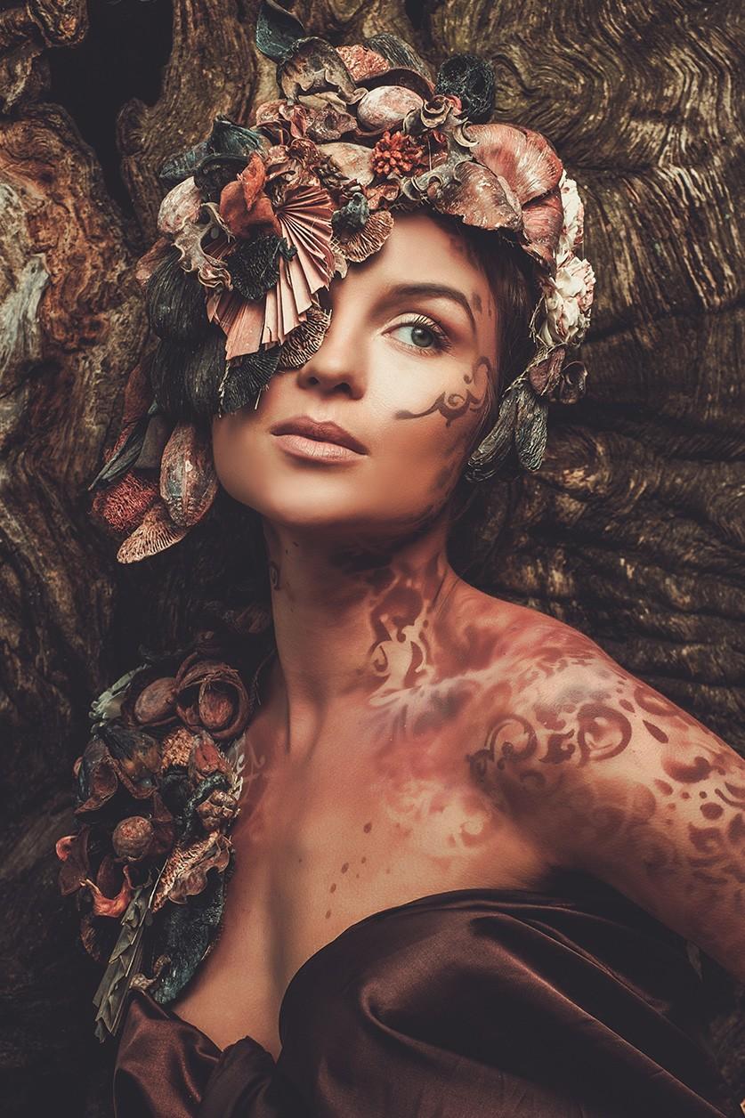 Artistiek portret van een mooie vrouw