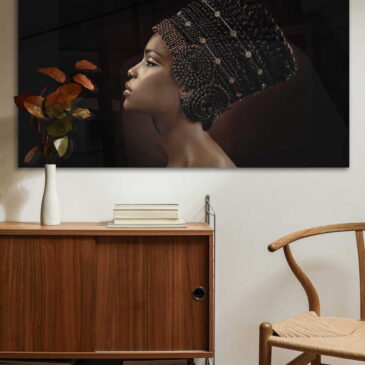 Pintura de plexiglás de una mujer africana