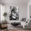Zwart- wit schilderij: vrouw met vlinders