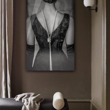 Schwarz-Weiß-Kunstfotografie einer Frau