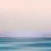 Abstracte seascape in blauwe en roze tinten