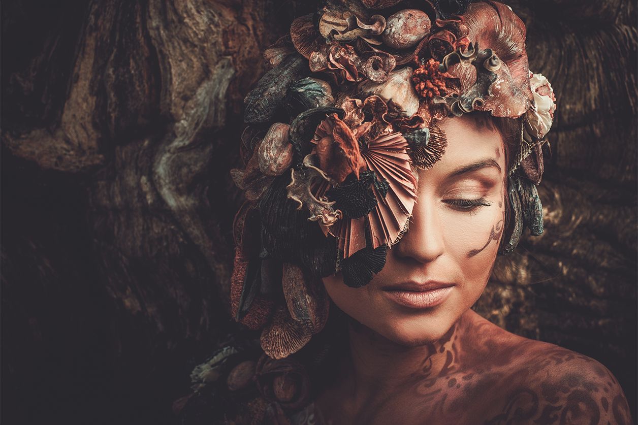 Artistiek portret van een mooie vrouw
