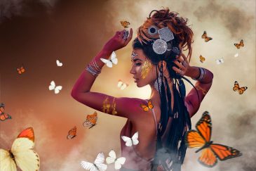 Woman With Butterflies vrouwenportret met vlinders en exotische uitstraling