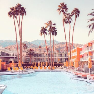 Foto des Schwimmbades im Palm Springs -Stil