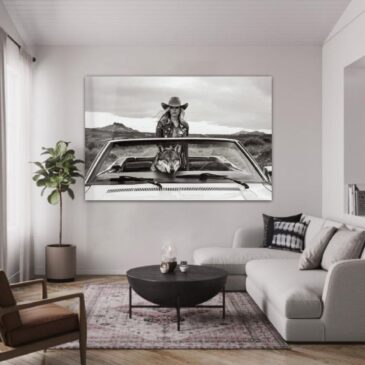 Wall art van sexy cowgirl op route 66