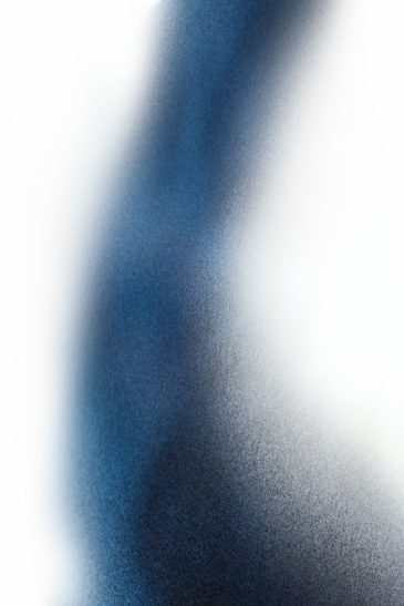 Abstracte kunst voor aan de muur met blauwe en witte kleuren