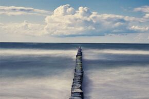 Chic painting of the blue sea
