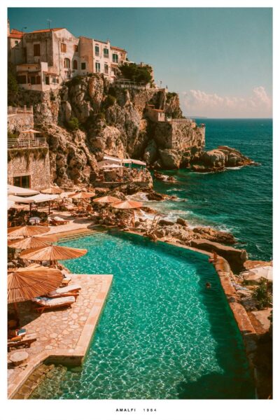 Photographie d&#39;art d&#39;une piscine rétro sur la mer Méditerranée